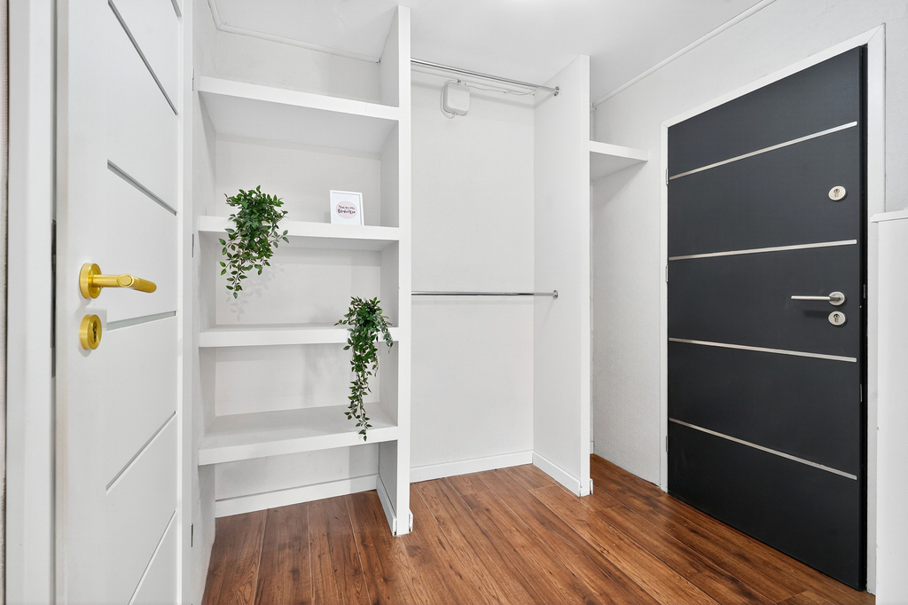 Mieszkanie 2-pok. w dworku! Zielona okolica (9)