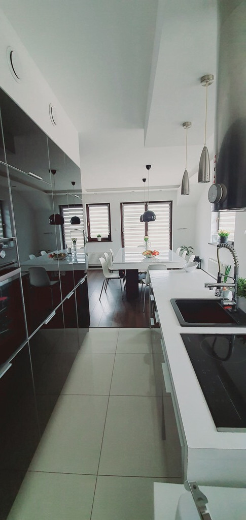 Piękne mieszkanie 3 pok z garażem (2)