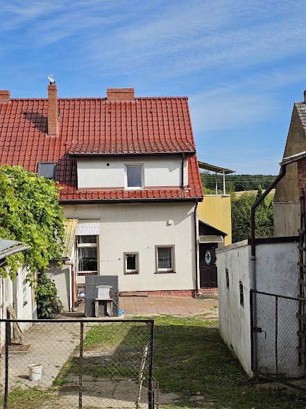 Dwurodzinny dom wolnostojący z przepiękną fasadą (5)