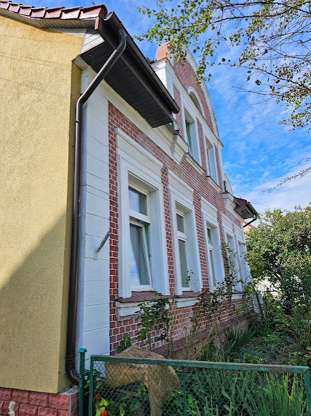 Dwurodzinny dom wolnostojący z przepiękną fasadą (2)