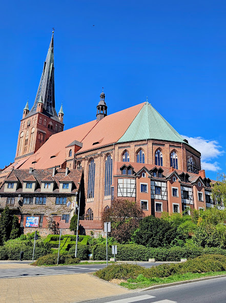 Gotowa inwestycja !!! Prestiżowe apartamenty (1)