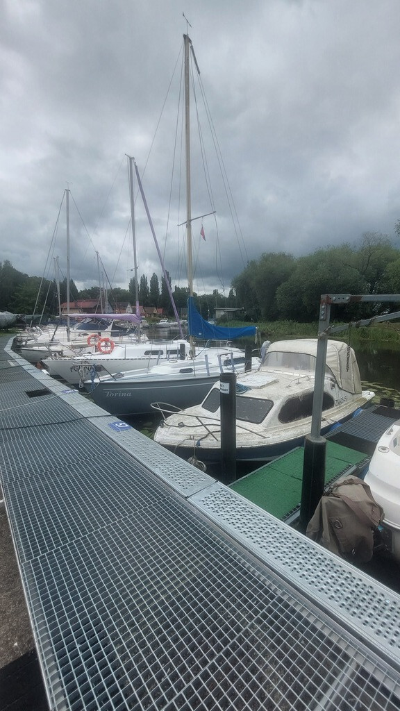 Działka nad wodą (2)