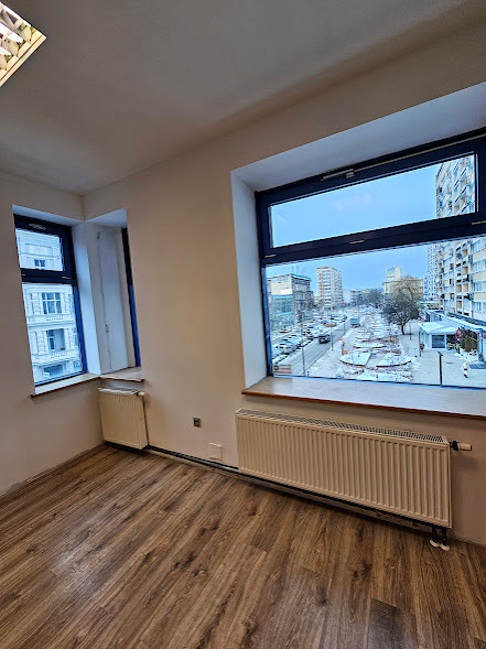 Lokal w centrum miasta (4)