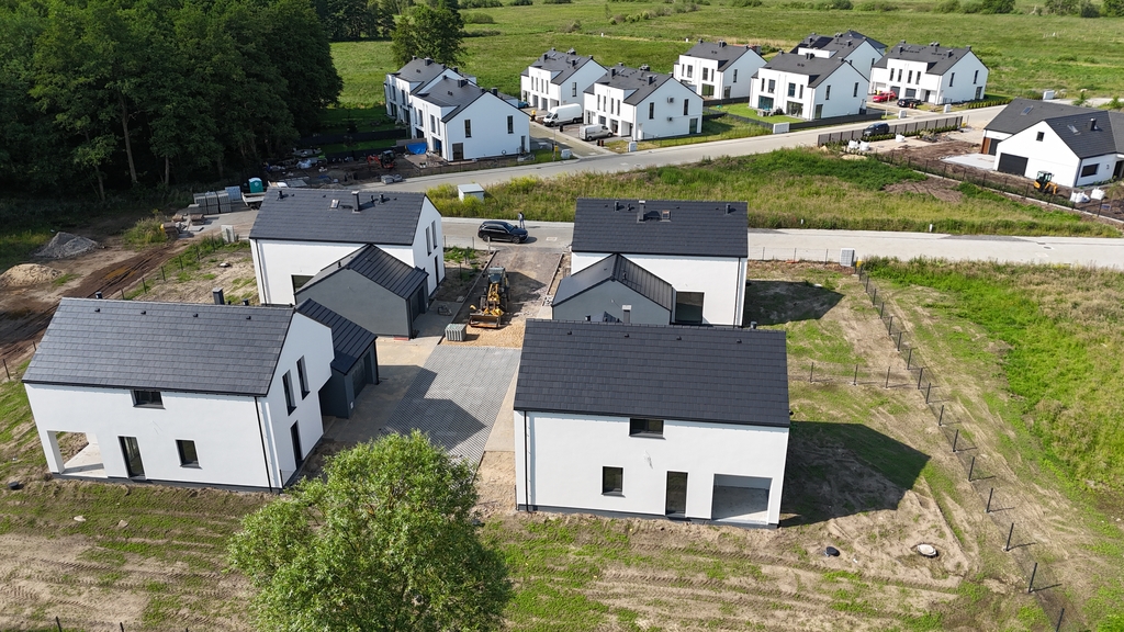 Domy wolnostojące w Dobrej (3)