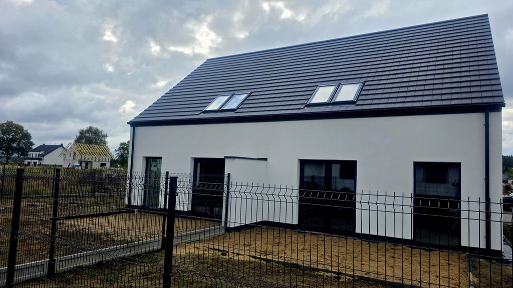 Dom w zabudowie bliźniaczej w Dobrej 830 k. (3)