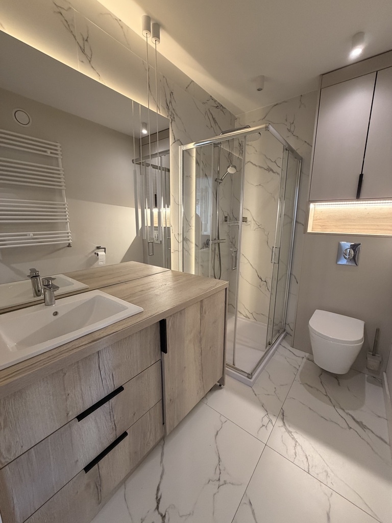 Stylowa kawalerka z balkonem Osiedle Reda City (10)