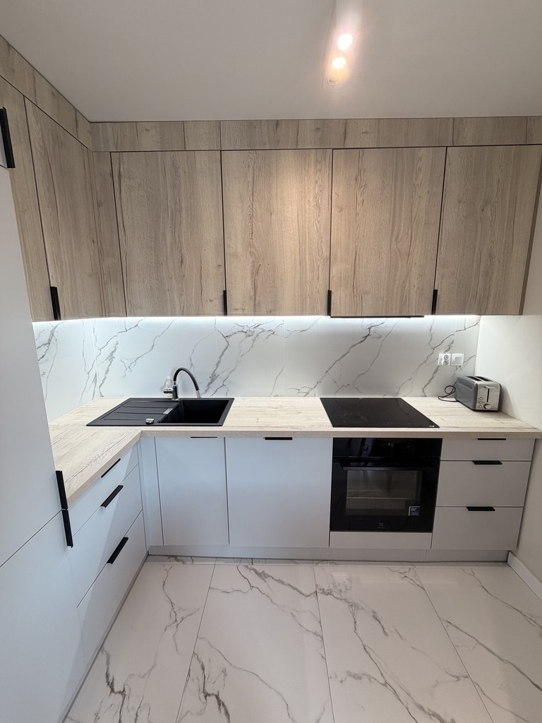 Stylowa kawalerka z balkonem Osiedle Reda City (8)