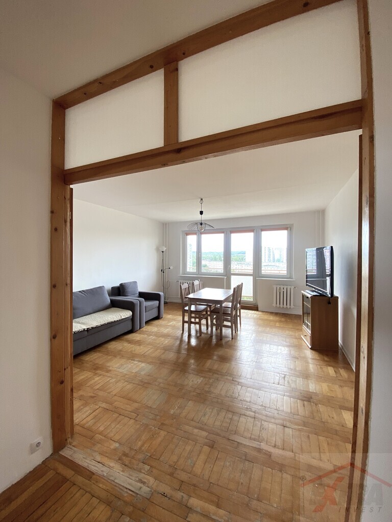 3 widne pokoje, duży hall, balkon (2)