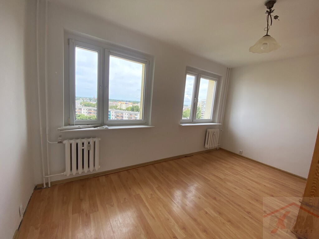 3 widne pokoje, duży hall, balkon (10)