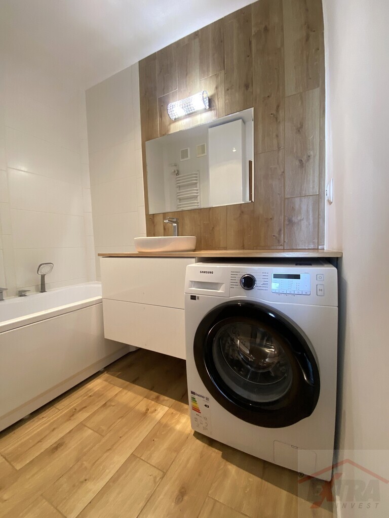 3 widne pokoje, duży hall, balkon (14)