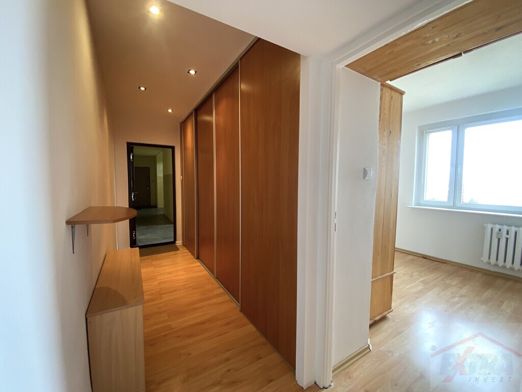 3 widne pokoje, duży hall, balkon (16)