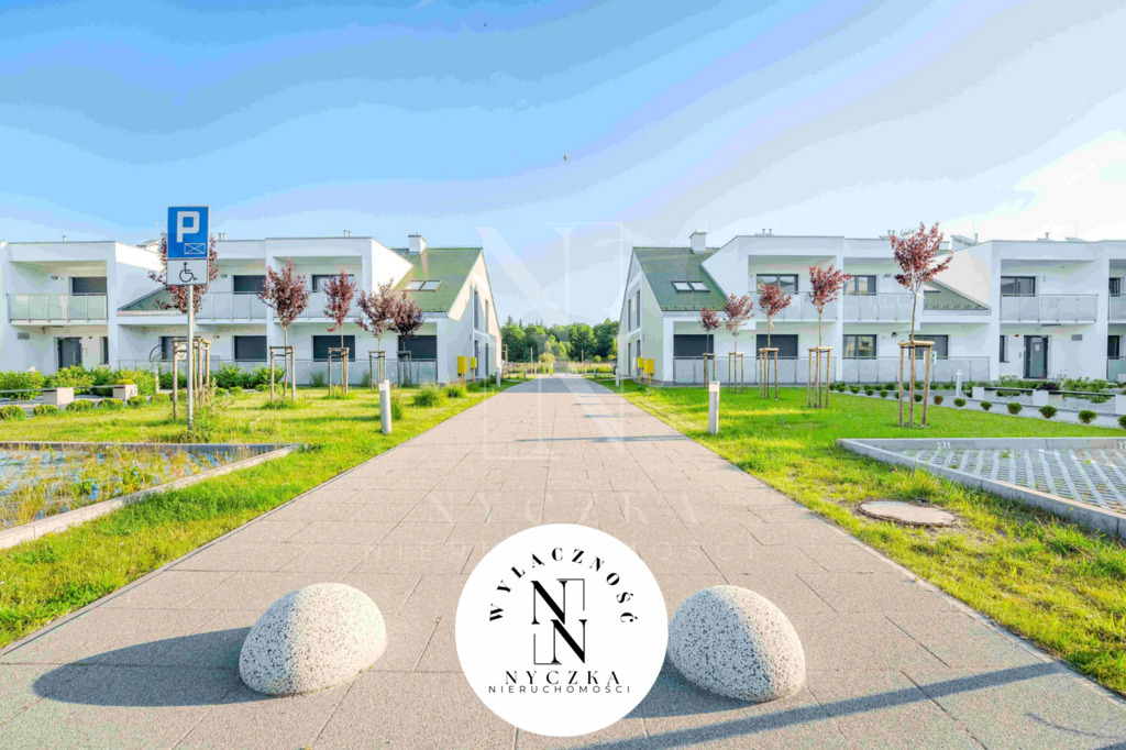 Apartament w pierwszej linii zabudowy od morza (1)