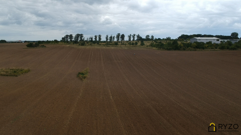 Teren 1,7672 ha z warunkami zabudowy pod 2 hale. (11)