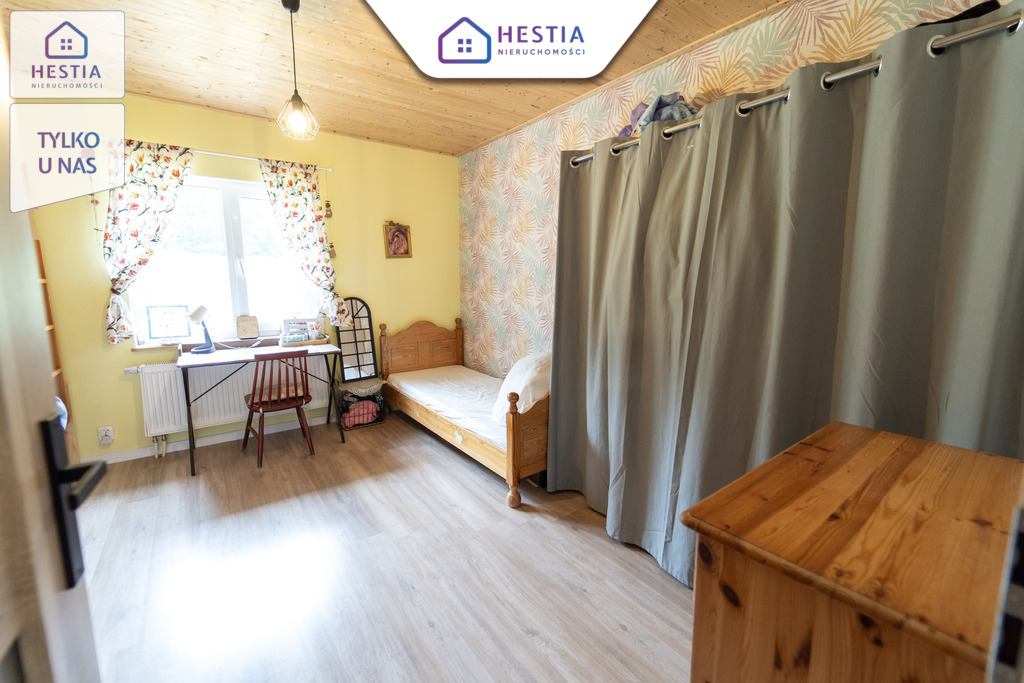 Dom z potencjałem, dużą działką i widokiem na staw (8)