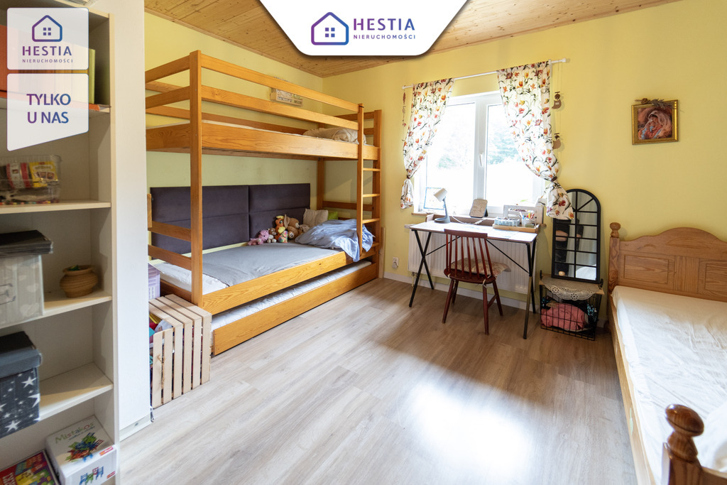 Dom z potencjałem, dużą działką i widokiem na staw (9)