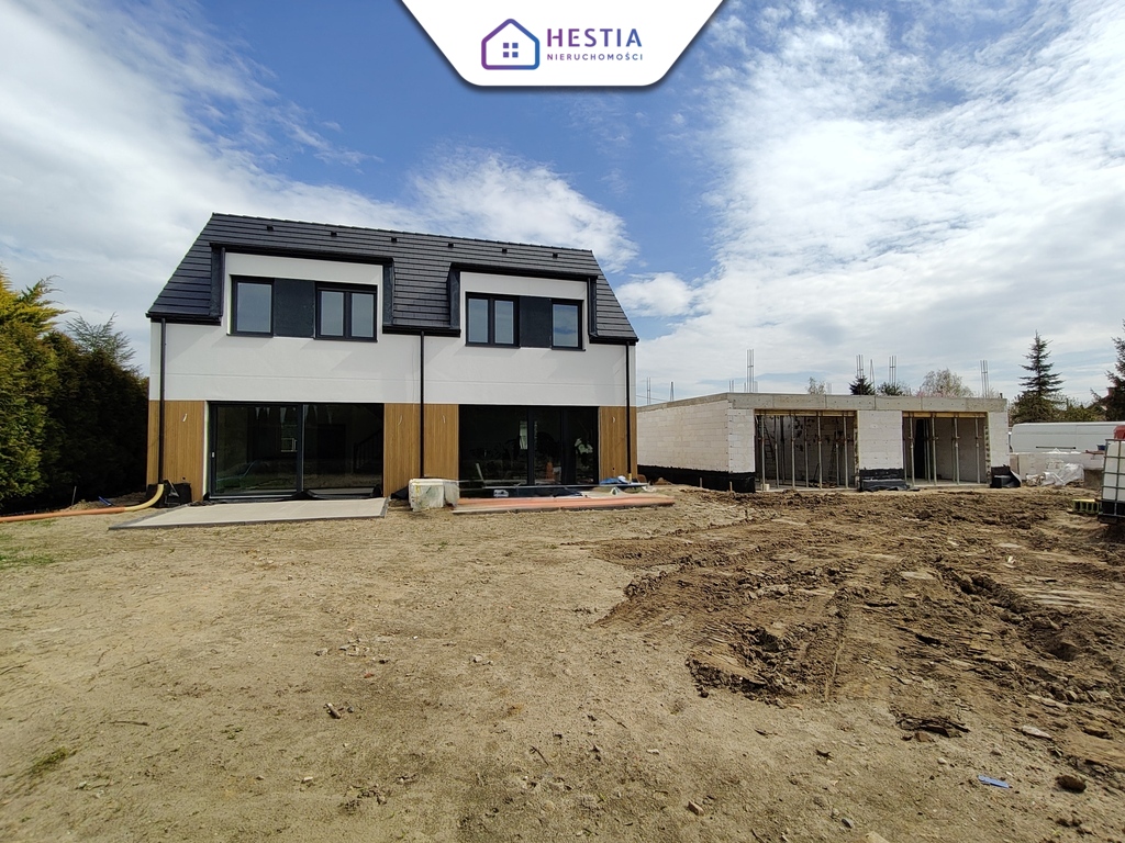 Dom w cenie mieszkania, miejsca postojowe w cenie! (3)