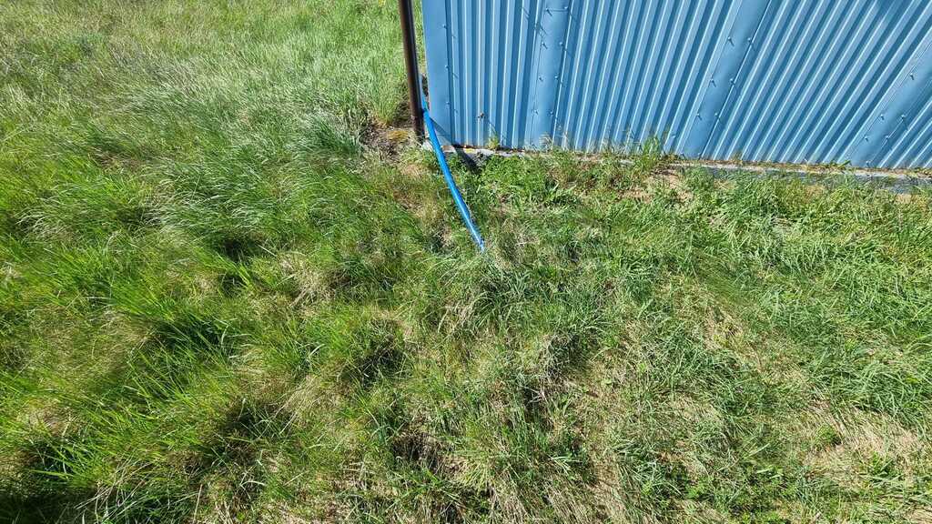 Duża działka rolna z zabudową produkcyjno-usług. (11)