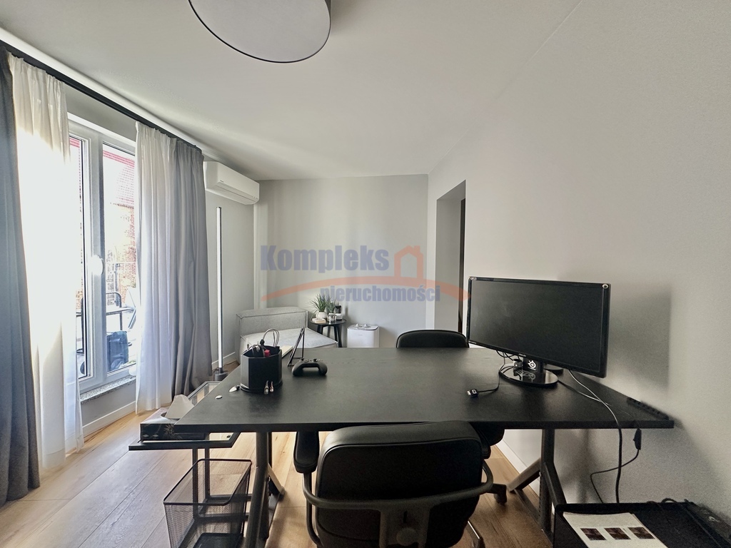 3 pokoje + garderoba - Taras 37 m2 - Garaż (13)