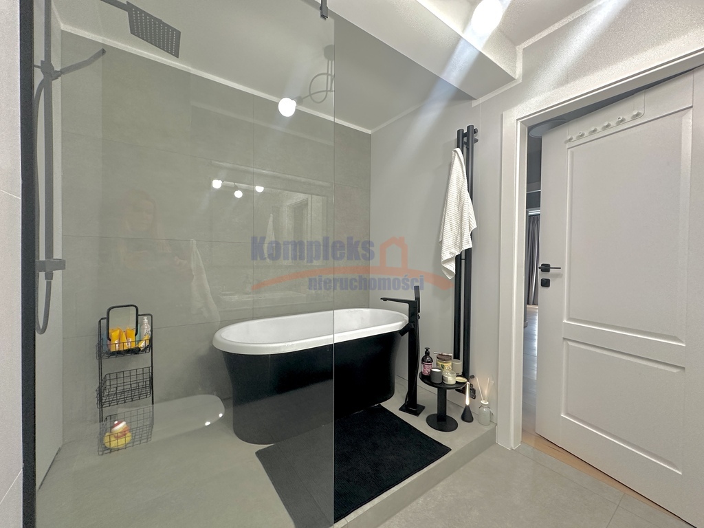 3 pokoje + garderoba - Taras 37 m2 - Garaż (16)