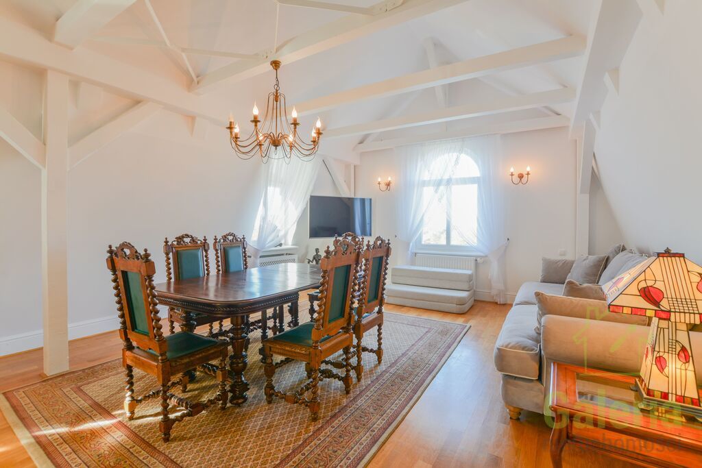 Apartament z tarasem z widokiem na morze. (10)