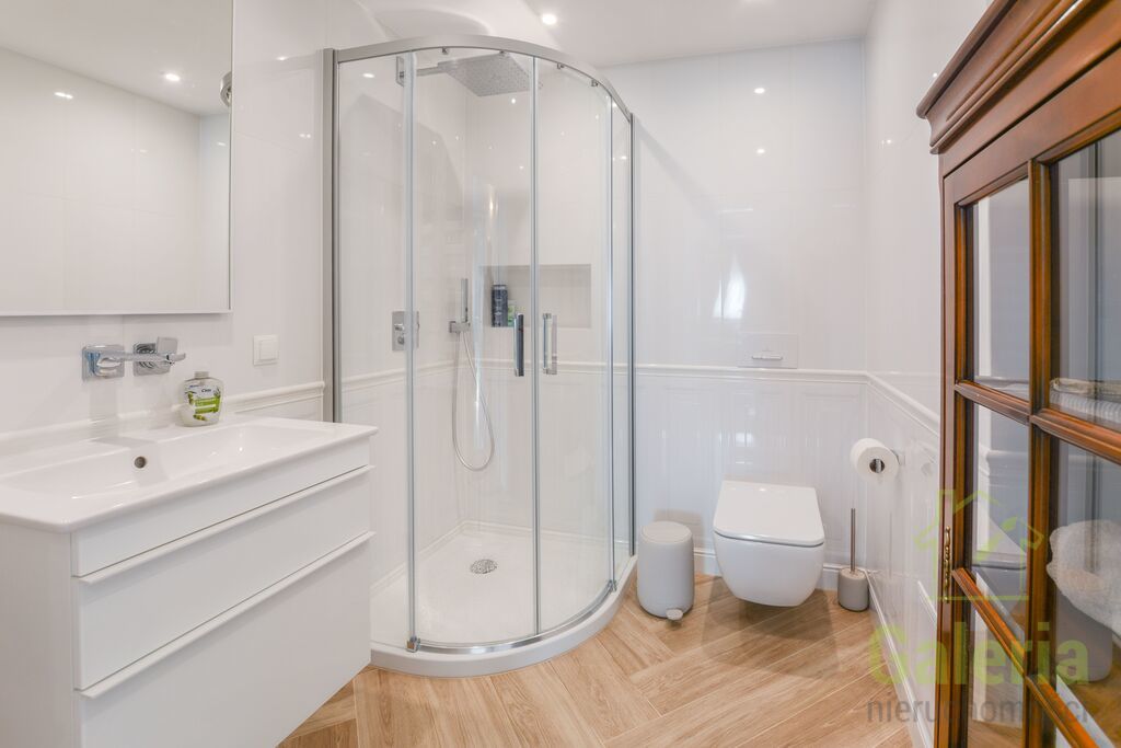 Apartament z tarasem z widokiem na morze. (4)