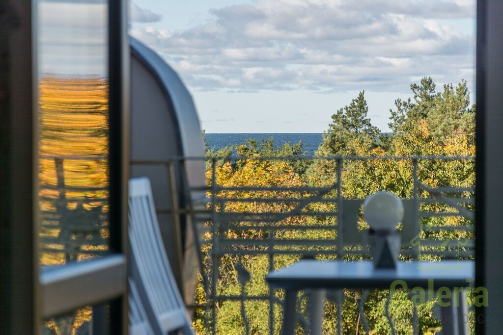 Apartament z tarasem z widokiem na morze. (8)