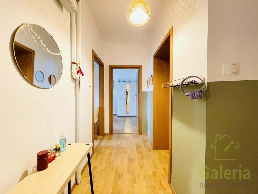 Mieszkanie w kamienicy; 3 pokoje z loggią (5)