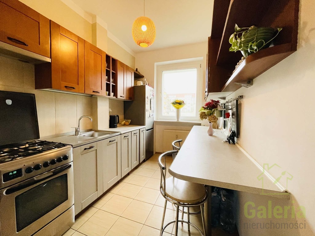 Mieszkanie w kamienicy; 3 pokoje z loggią (2)