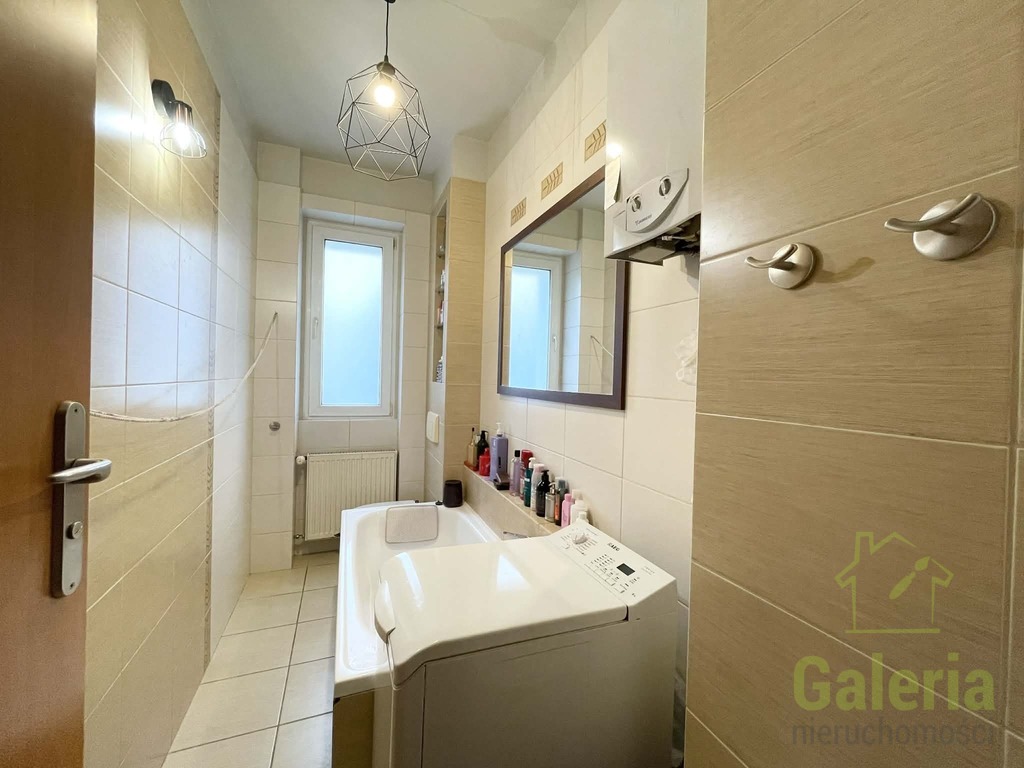 Mieszkanie w kamienicy; 3 pokoje z loggią (10)