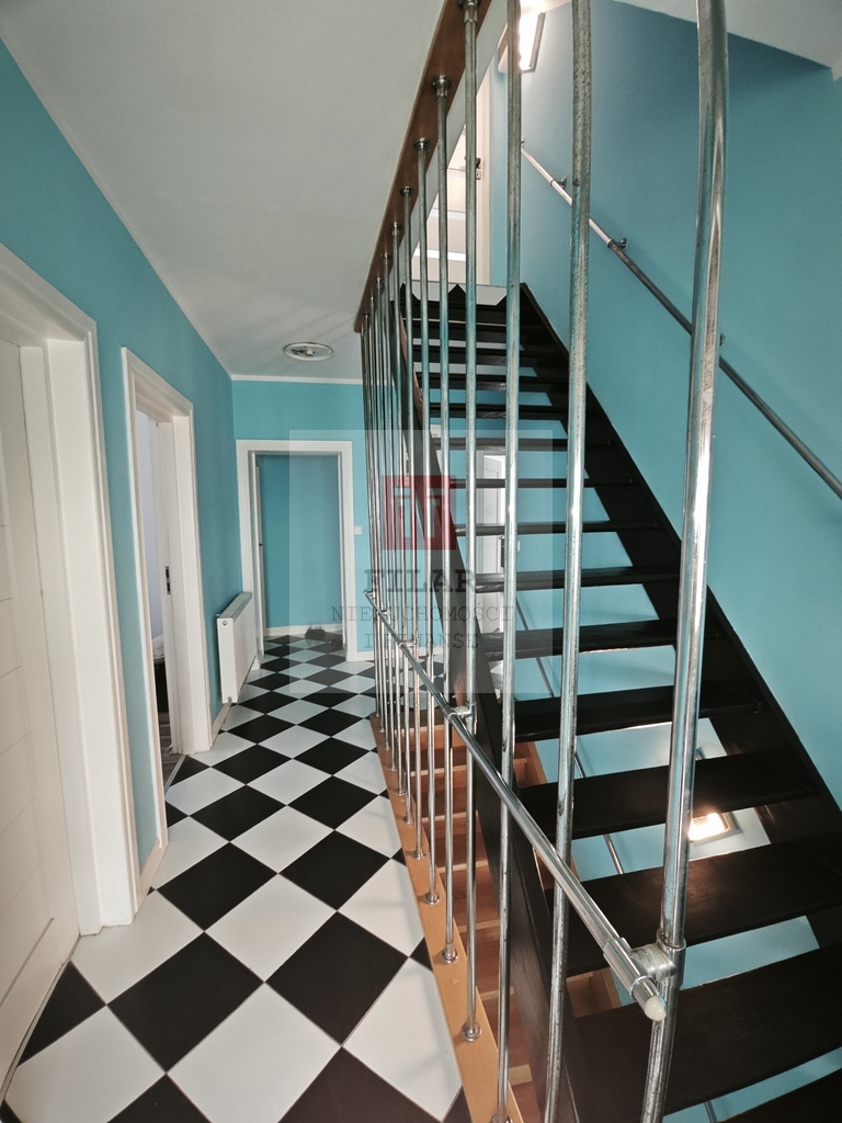 Duży dom-idealny na pensjonat-18 pokoi. (15)