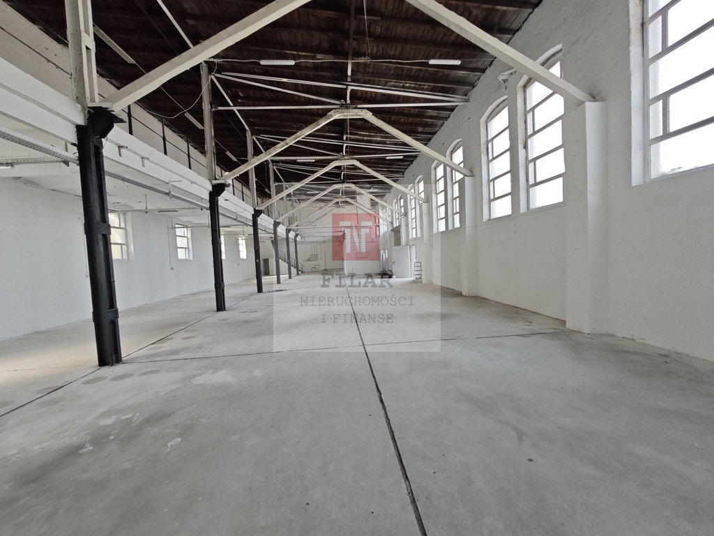 Kompleks budynków magazynowo-biurowych na sprzedaż (2)