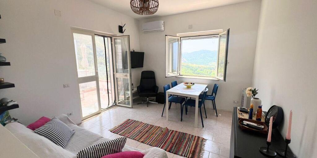 Apartament z widokiem na morze i góry (4)