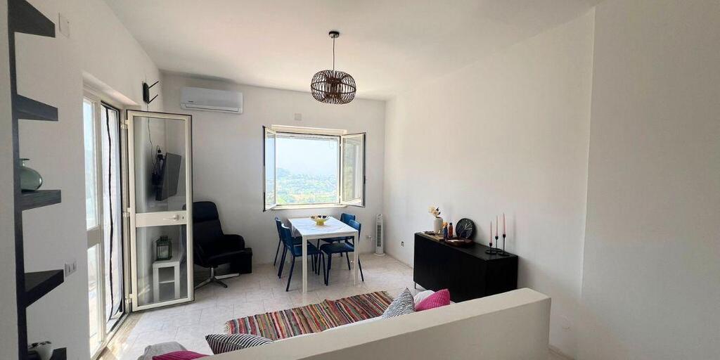 Apartament z widokiem na morze i góry (5)