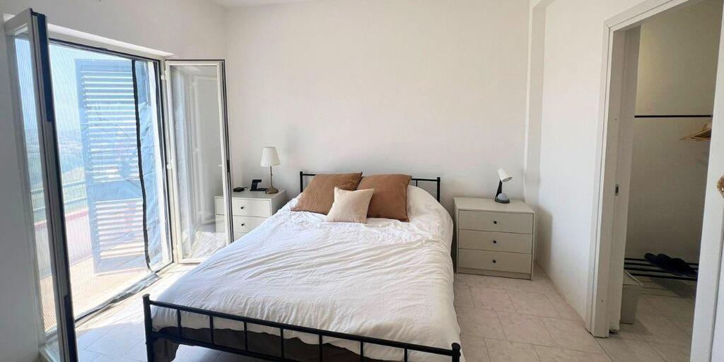 Apartament z widokiem na morze i góry (8)