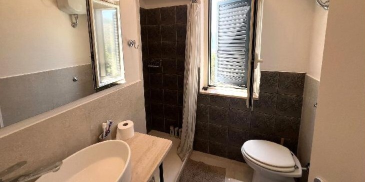 Apartament z widokiem na morze i góry (14)