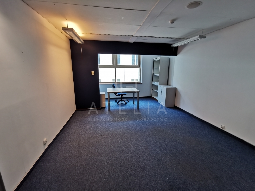 biurowiec z samym sercu szczecin (1)