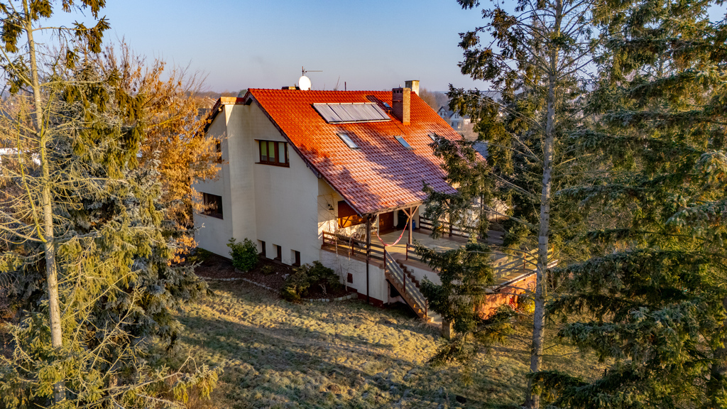 Ogromny dom z dużą działką w świetniej lokalizacji (3)