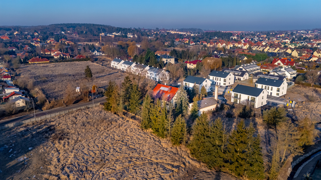 Ogromny dom z dużą działką w świetniej lokalizacji (16)