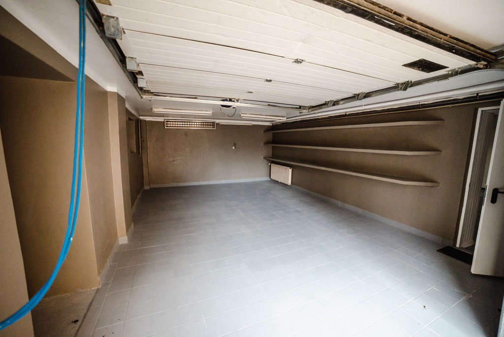 Ogromny dom z dużą działką w świetniej lokalizacji (15)