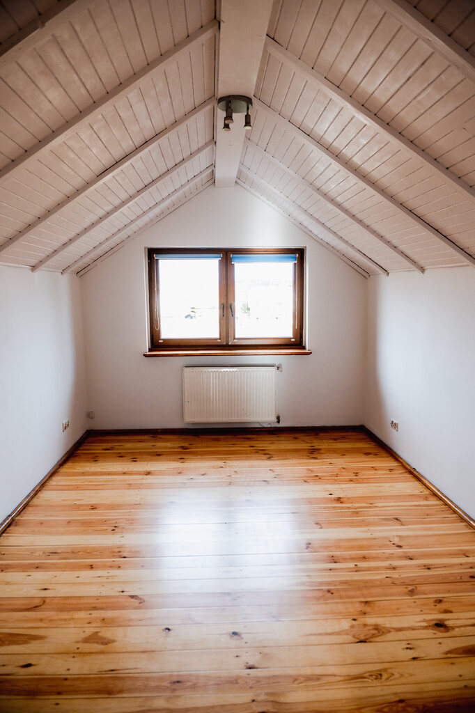 Ogromny dom z dużą działką w świetniej lokalizacji (9)