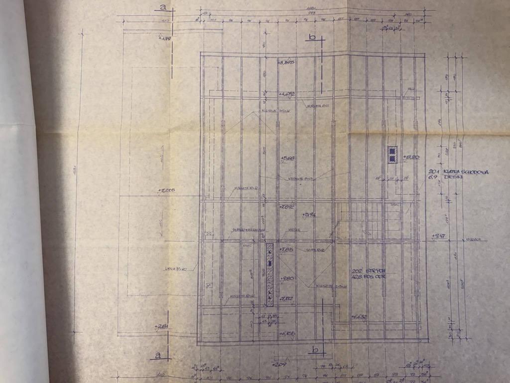 Duży dom z ogromnym potencjałem w Łobzie (7)