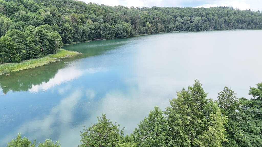 Działka z bezpośrednim zejściem do jeziora Komorze (11)