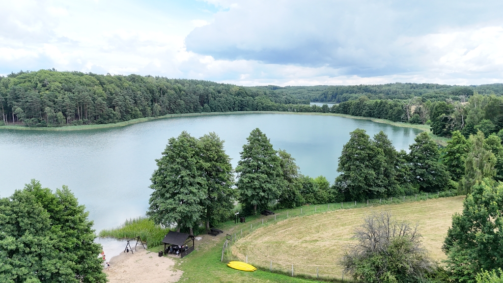 Działka z bezpośrednim zejściem do jeziora Komorze (13)