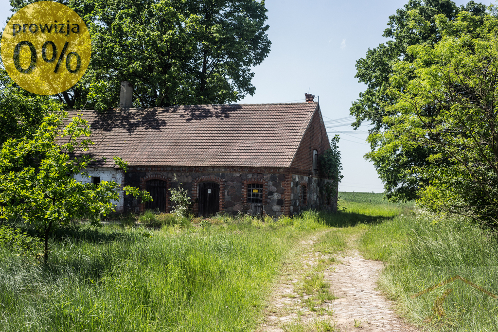Majątek koło Choszczna w tym 21 ha ziemi . (15)