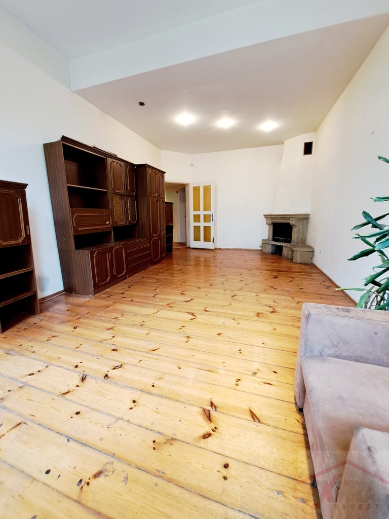 Przestronne mieszkanie w Centrum.1 piętro. Balkon! (3)