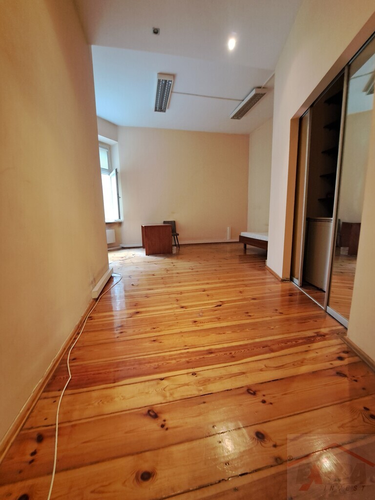 Przestronne mieszkanie w Centrum.1 piętro. Balkon! (5)