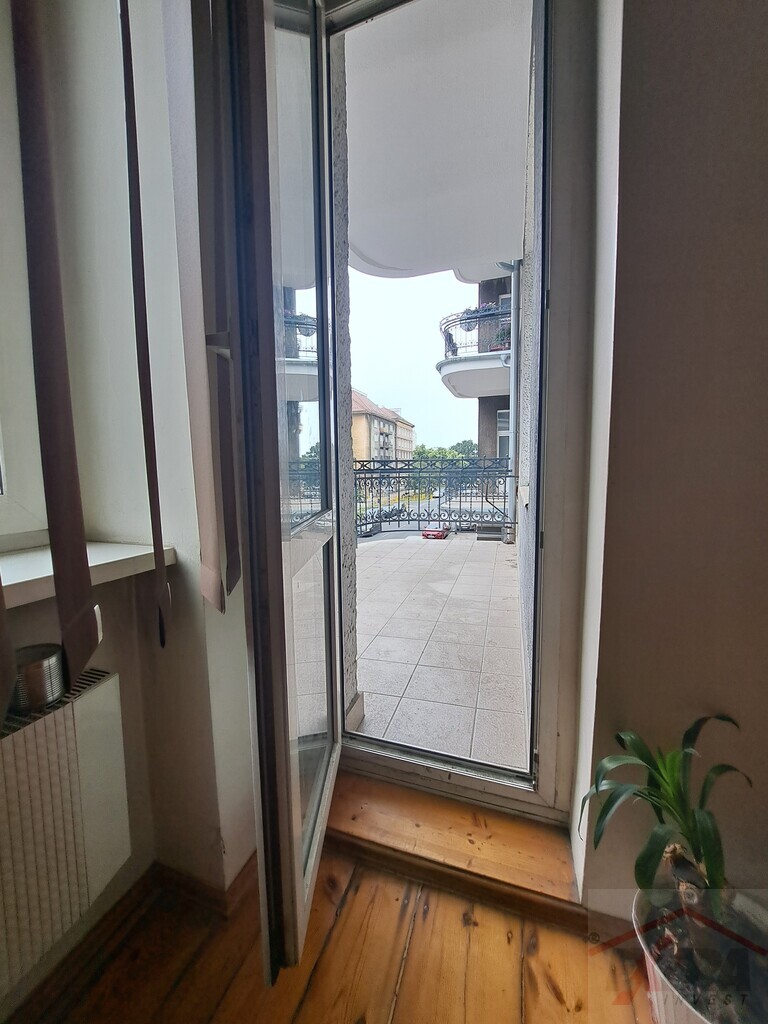 Przestronne mieszkanie w Centrum.1 piętro. Balkon! (4)
