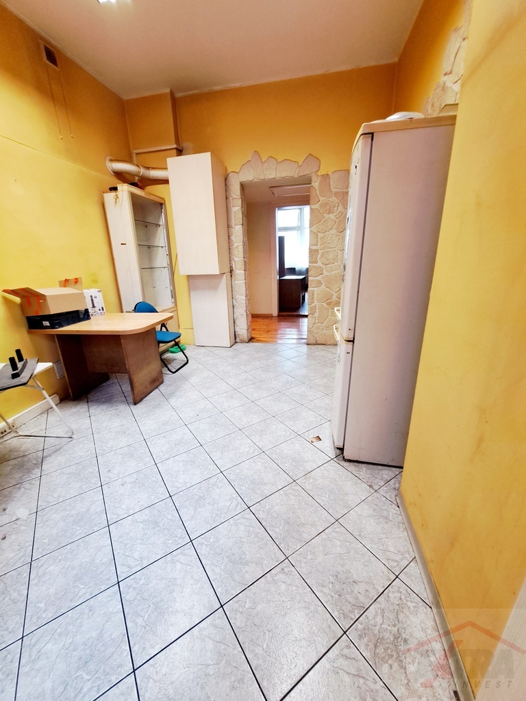 Przestronne mieszkanie w Centrum.1 piętro. Balkon! (6)