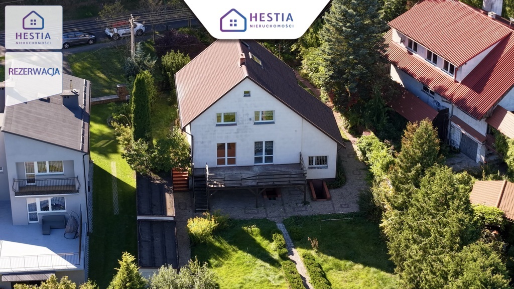 Dom z ogrodem na obrzeżach miasta (2)