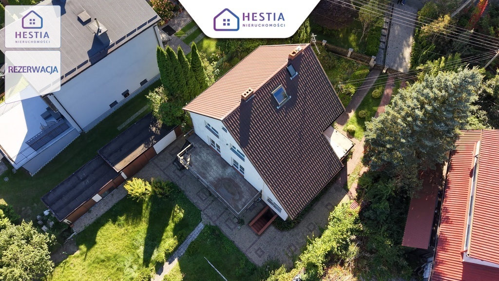 Dom z ogrodem na obrzeżach miasta (3)